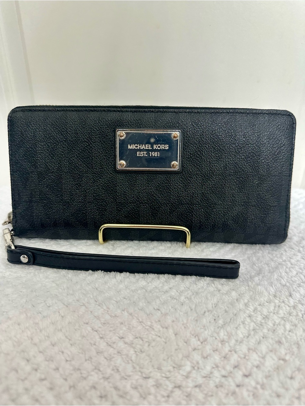 Micheal Kors Jet Set Continental Wristlet